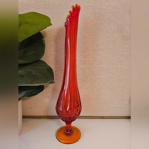 Vintage Fenton Amberina Red Carnival Swung Art Glass Vase Ruffle Bud Thumbprint - Picture 9 of 11